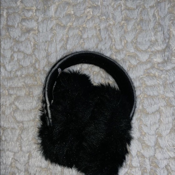 Authentic Michael Kors earmuffs ⛄️ - Picture 3 of 4